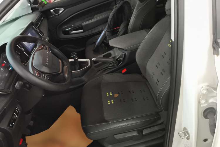 Used Baojun RM-5 2019 1.5T Manual Elite Version with 24-Hour Online Service 6 Seats Left Front Seat