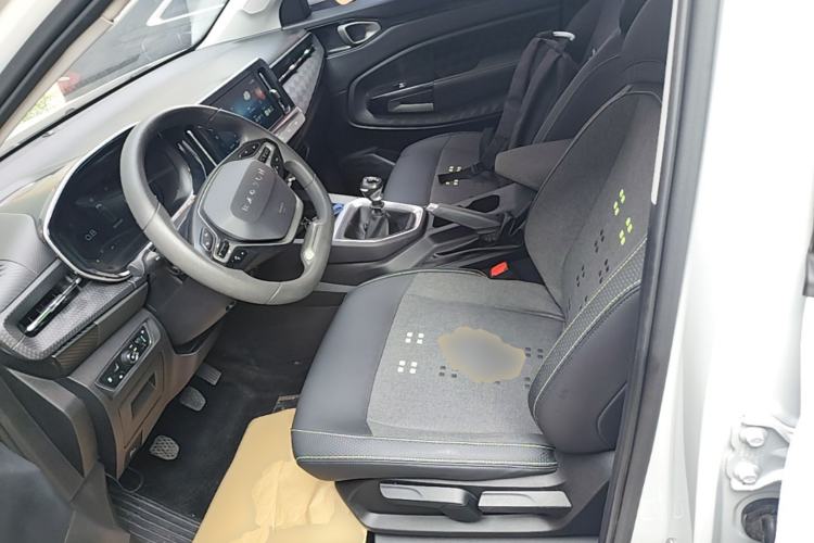 Used Baojun RM-5 2019 1.5T Manual Elite Version with 24-Hour Online Service 7 Seats Left Front Seat