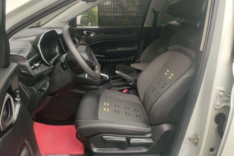 Used Baojun RM-5 2019 1.5T Manual Elite Version with 24-Hour Online Service 7 Seats Left Front Seat