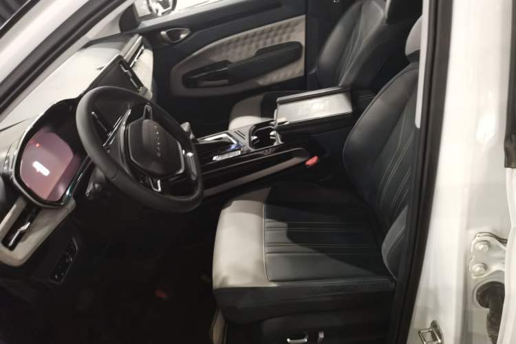 Used Baojun RM-5 2019 1.5T CVT 24-Hour Online Prestige Version 5 Seats Left Front Seat