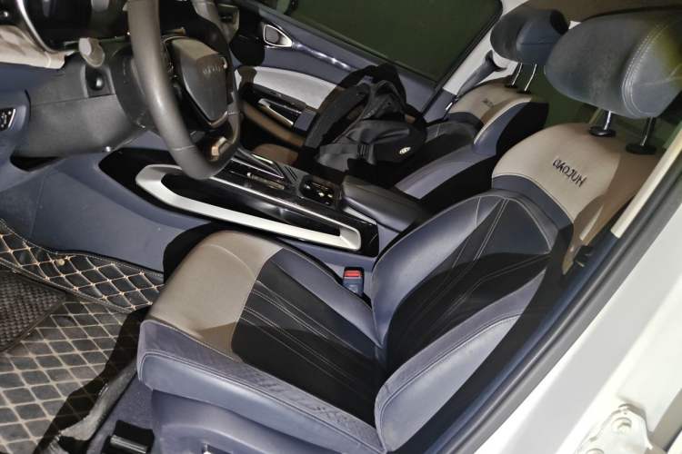 Used Baojun RM-5 2019 1.5T CVT 24-Hour Online Luxury Version 7 Seats Left Front Seat