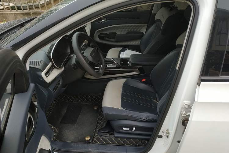 Used Baojun RM-5 2019 1.5T CVT 24-Hour Online Luxury Version 7 Seats Left Front Seat