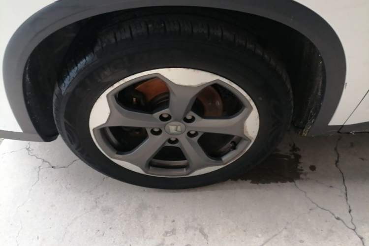 Used Baojun RM-5 2019 1.5T CVT 24-Hour Online Premium Version 7 Seats Left Front Wheel Hub
