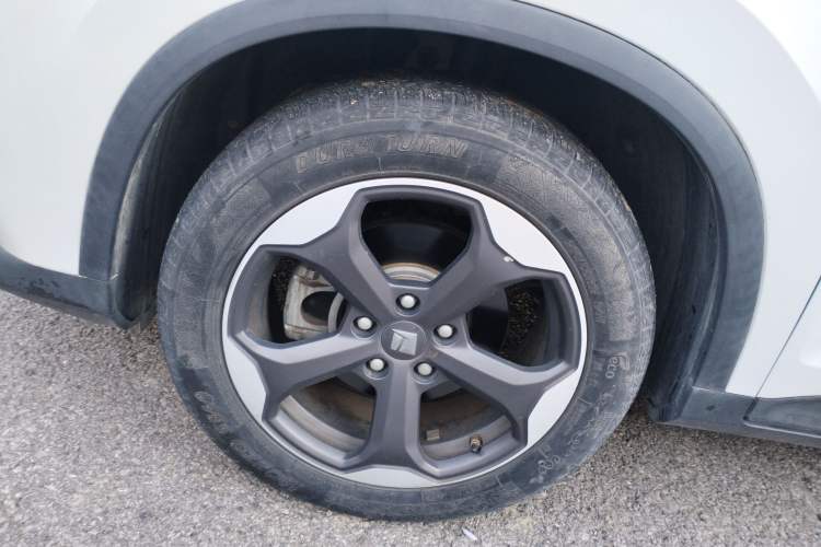 Used Baojun RM-5 2019 1.5T CVT 24-Hour Online Luxury Version 6 Seats Left Front Wheel Hub
