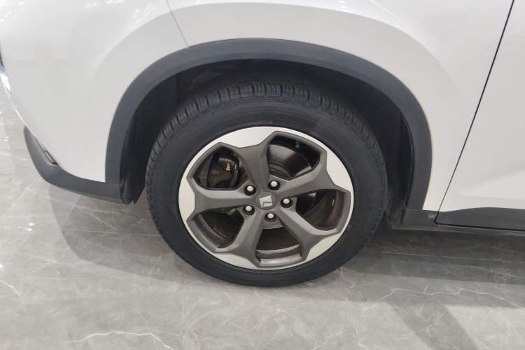 Used Baojun RM-5 2019 1.5T CVT 24-Hour Online Luxury Version 6 Seats Left Front Wheel Hub