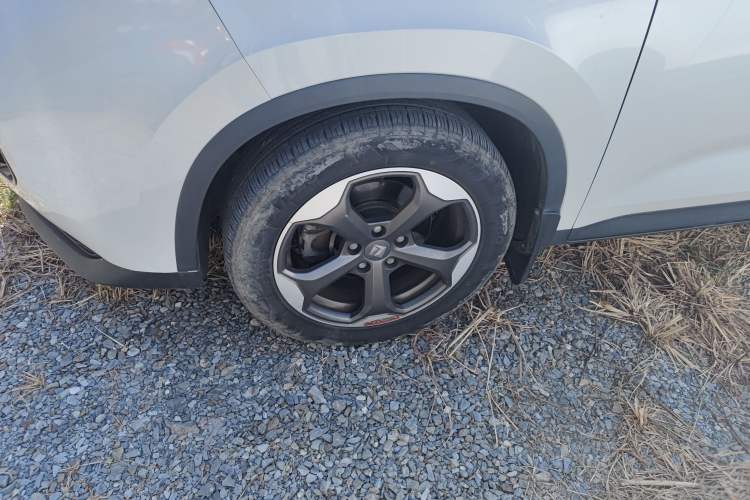 Used Baojun RM-5 2019 1.5T CVT 24-Hour Online Premium Version 7 Seats Left Front Wheel Hub