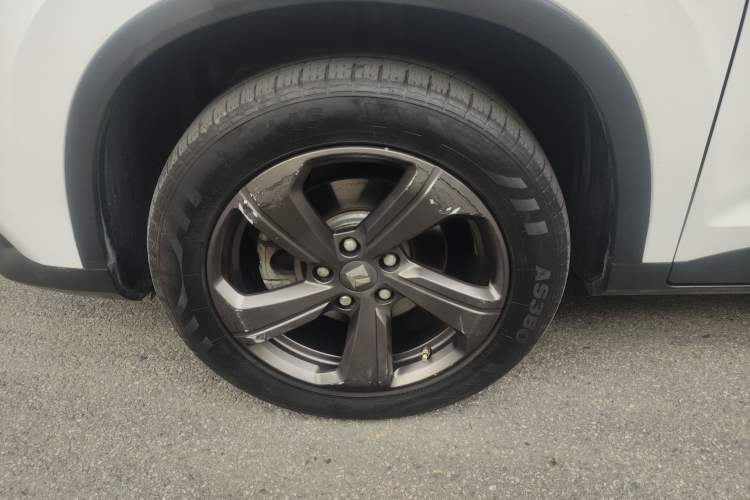 Used Baojun RM-5 2019 1.5T Manual Elite Version with 24-Hour Online Service 7 Seats Left Front Wheel Hub