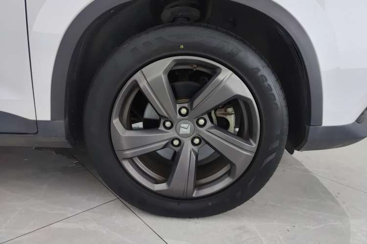 Used Baojun RM-5 2019 1.5T CVT Elite Version with 24-Hour Online Service 7 Seats Left Front Wheel Hub