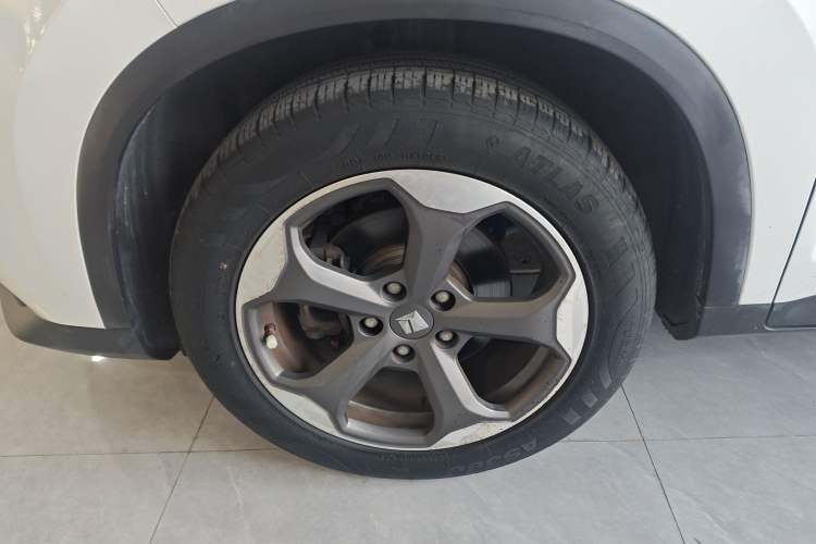Used Baojun RM-5 2019 1.5T CVT 24-Hour Online Luxury Version 6 Seats Left Front Wheel Hub