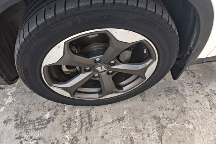 Used Baojun RM-5 2019 1.5T CVT 24-Hour Online Prestige Version 6 Seats Left Front Wheel Hub
