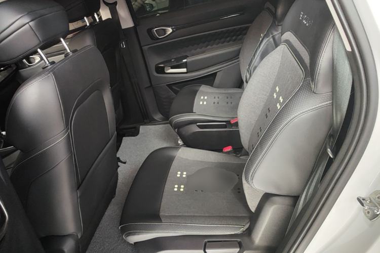 Used Baojun RM-5 2019 1.5T Manual Elite Version with 24-Hour Online Service 6 Seats Left Rear Seat