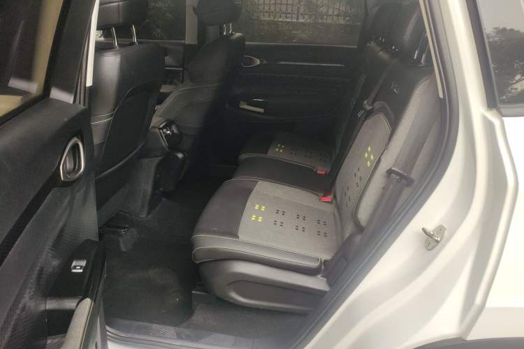 Used Baojun RM-5 2019 1.5T Manual Elite Version with 24-Hour Online Service 7 Seats Left Rear Seat