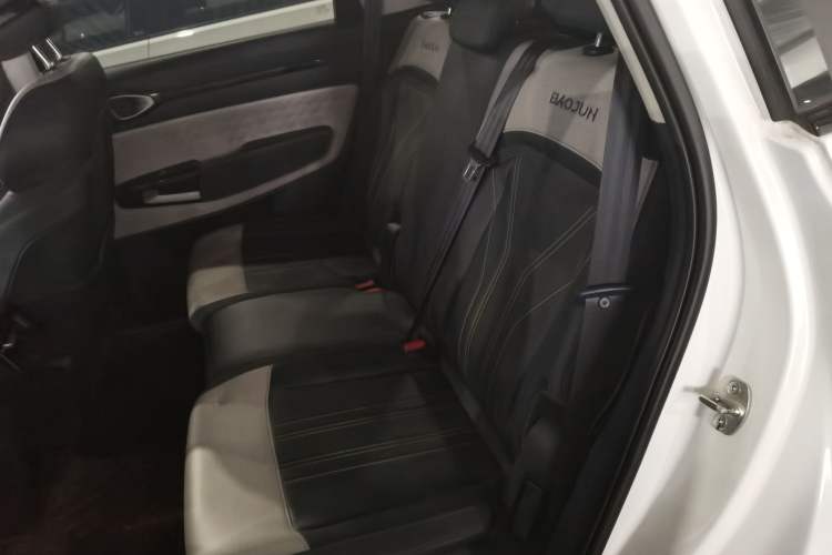 Used Baojun RM-5 2019 1.5T CVT 24-Hour Online Prestige Version 5 Seats Left Rear Seat