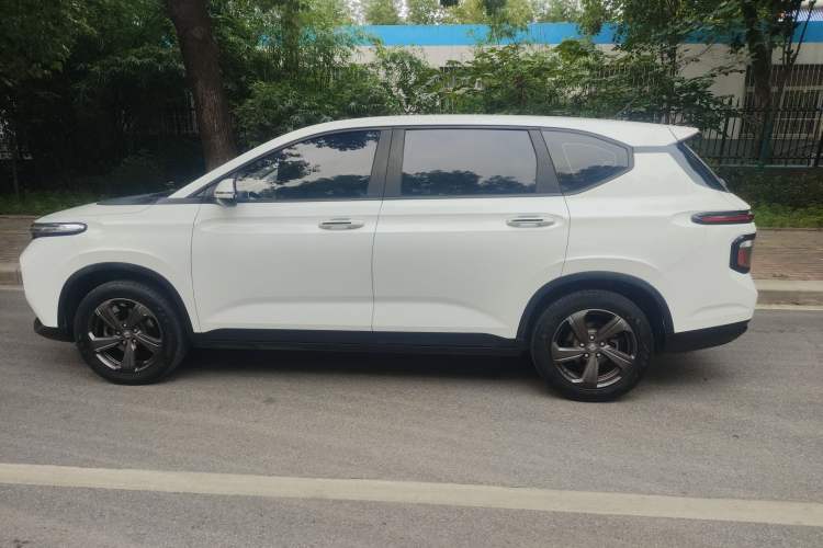 Used Baojun RM-5 2019 1.5T Manual Elite Version with 24-Hour Online Service 7 Seats Left Side