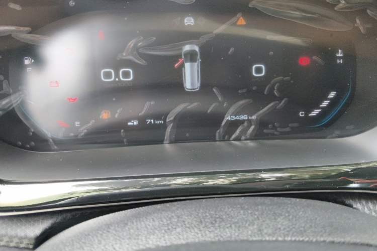 Used Baojun RM-5 2019 1.5T Manual Elite Version with 24-Hour Online Service 6 Seats Odometer Close Up
