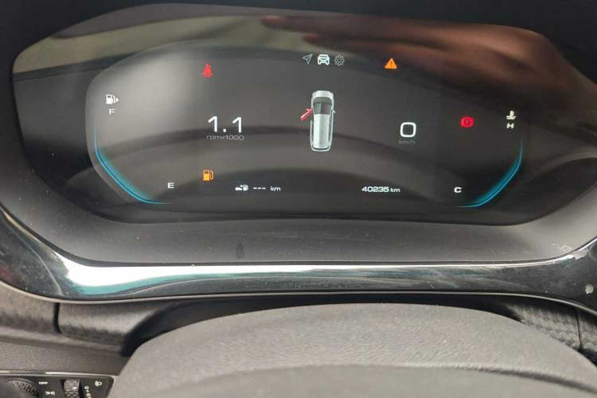 Used Baojun RM-5 2019 1.5L Manual Elite Edition with 24-hour Online Service 5 Seats Odometer Close Up