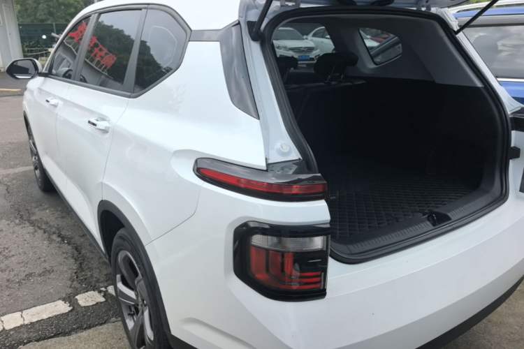 Used Baojun RM-5 2019 1.5T CVT Elite Version with 24-Hour Online Service 5 Seats Rear Left 45 Deg