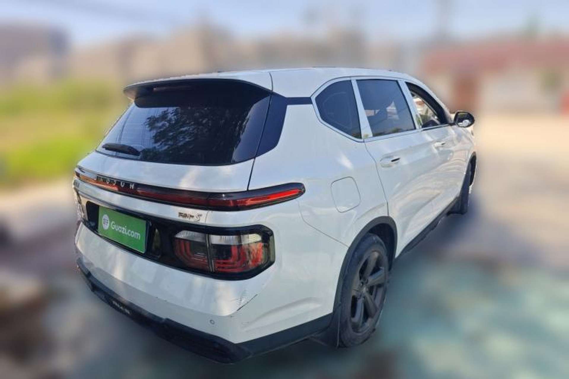 Used Baojun RM-5 2019 1.5T Manual Elite Version with 24-Hour Online Service 6 Seats Rear Right 45 Deg
