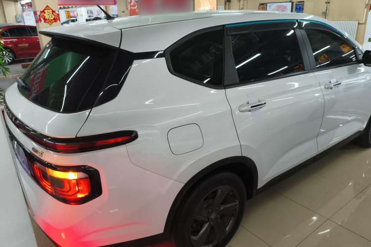 Used Baojun RM-5 2019 1.5T Manual Elite Version with 24-Hour Online Service 6 Seats Rear Right 45 Deg