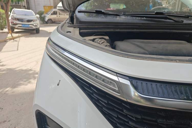 Used Baojun RM-5 2019 1.5T Manual Elite Version with 24-Hour Online Service 6 Seats Right Front Headlight