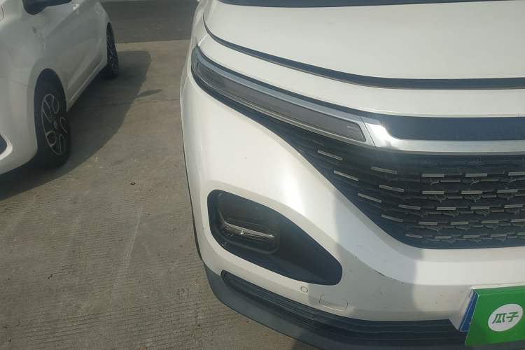 Used Baojun RM-5 2019 1.5T CVT 24-Hour Online Luxury Version 6 Seats Right Front Headlight