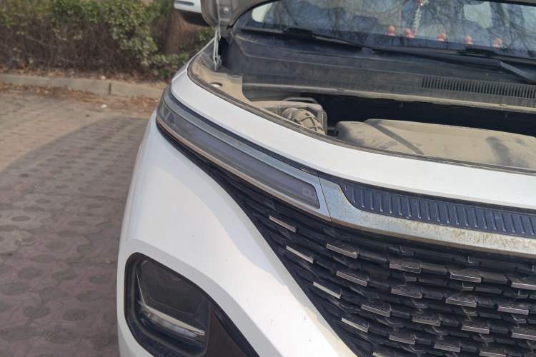Used Baojun RM-5 2019 1.5T CVT 24-Hour Online Luxury Version 7 Seats Right Front Headlight