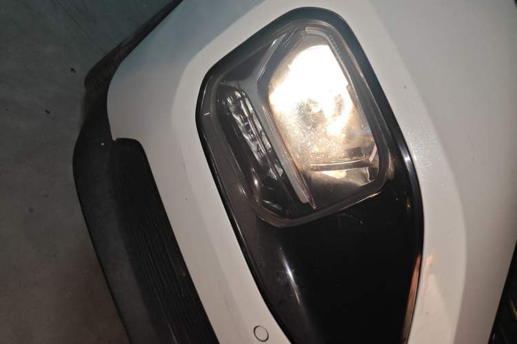 Used Baojun RM-5 2019 1.5T CVT 24-Hour Online Luxury Version 7 Seats Right Front Headlight