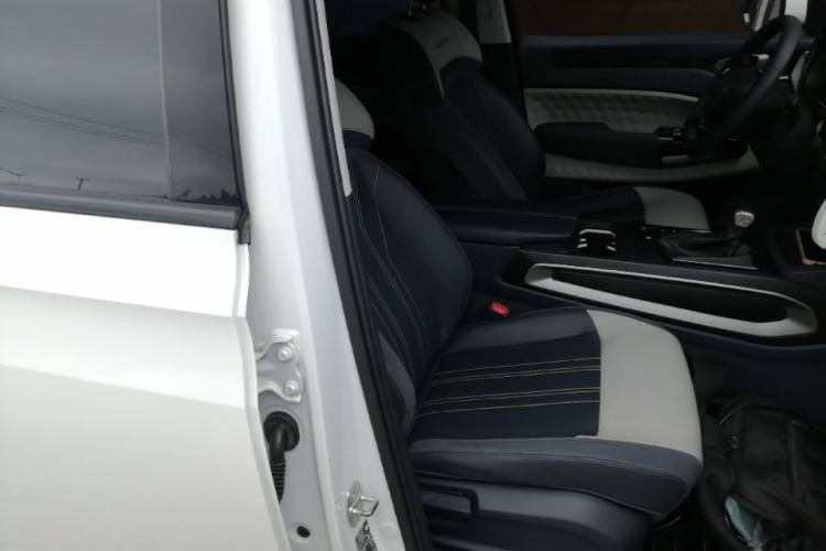 Used Baojun RM-5 2019 1.5T CVT 24-Hour Online Premium Version 7 Seats Right Front Seat