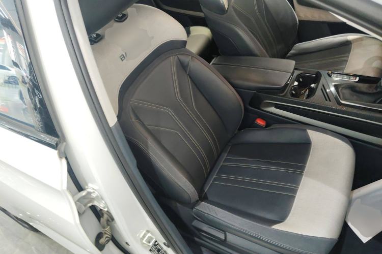 Used Baojun RM-5 2019 1.5T CVT 24-Hour Online Luxury Version 6 Seats Right Front Seat