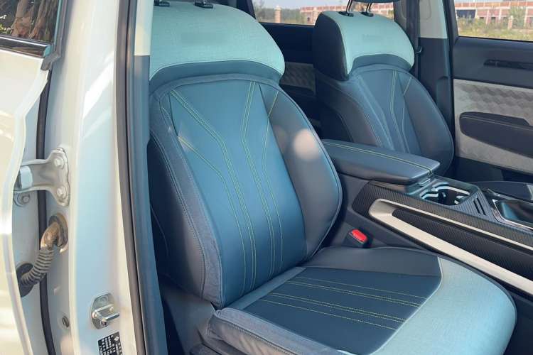 Used Baojun RM-5 2019 1.5T CVT 24-Hour Online Prestige Version 6 Seats Right Front Seat