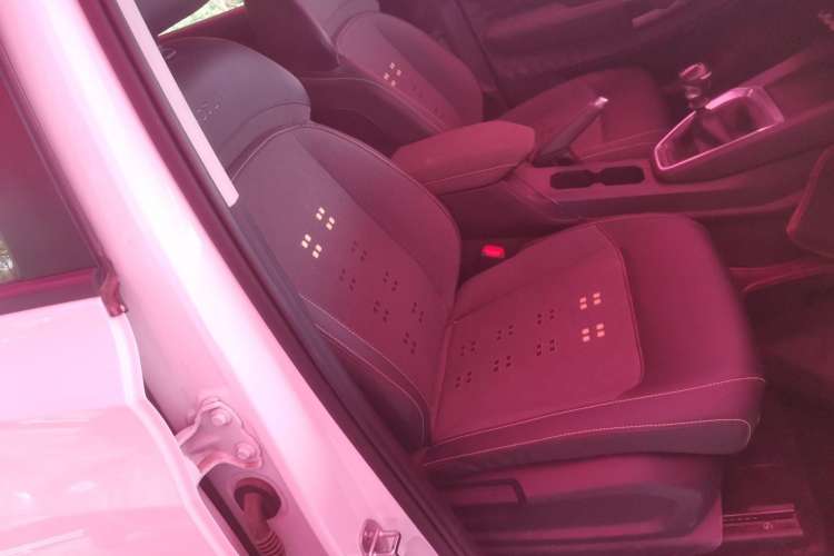 Used Baojun RM-5 2019 1.5T Manual Elite Version with 24-Hour Online Service 6 Seats Right Front Seat