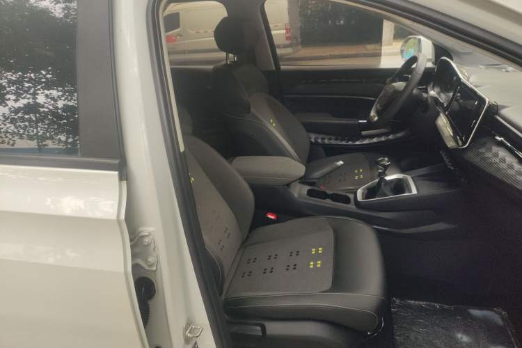 Used Baojun RM-5 2019 1.5T Manual Elite Version with 24-Hour Online Service 7 Seats Right Front Seat