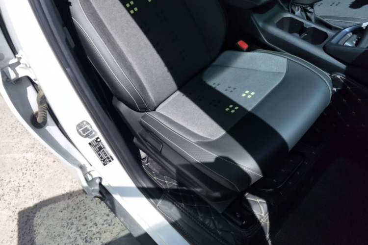 Used Baojun RM-5 2019 1.5T Manual Elite Version with 24-Hour Online Service 6 Seats Right Front Seat
