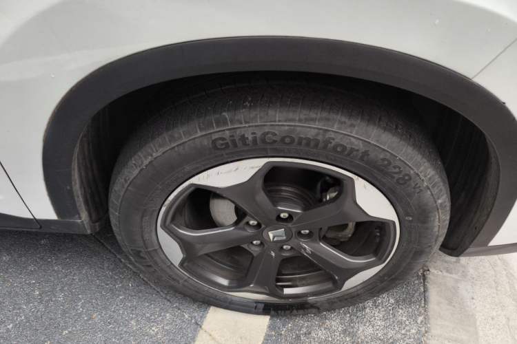 Used Baojun RM-5 2019 1.5T CVT 24-Hour Online Prestige Version 5 Seats Right Front Wheel Hub