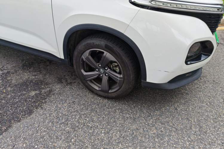 Used Baojun RM-5 2019 1.5T CVT Elite Version with 24-Hour Online Service 6 Seats Right Front Wheel Hub
