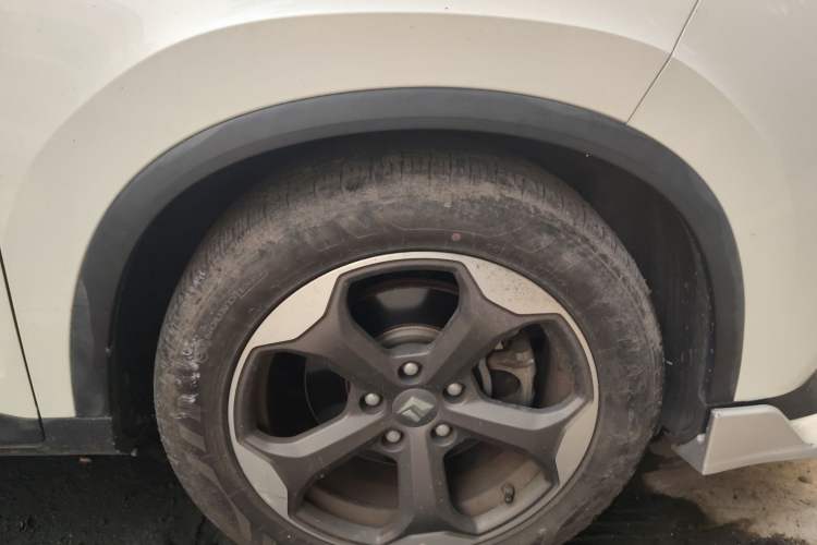 Used Baojun RM-5 2019 1.5T CVT 24-Hour Online Prestige Version 5 Seats Right Front Wheel Hub