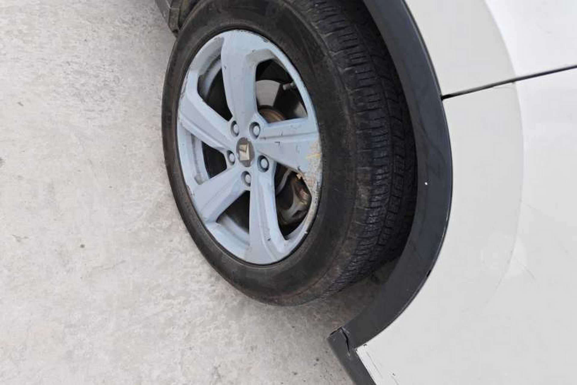 Used Baojun RM-5 2019 1.5T Manual Elite Version with 24-Hour Online Service 6 Seats Right Front Wheel Hub