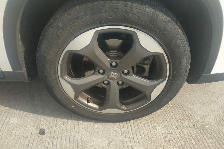 Used Baojun RM-5 2019 1.5T CVT 24-Hour Online Luxury Version 6 Seats Right Front Wheel Hub
