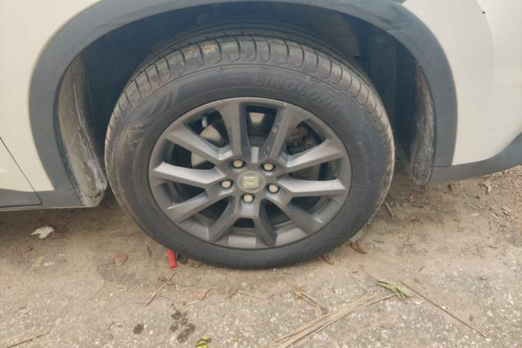 Used Baojun RM-5 2019 1.5L Manual Elite Edition with 24-hour Online Service 5 Seats Right Front Wheel Hub
