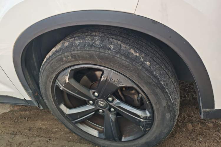 Used Baojun RM-5 2019 1.5L CVT Elite Version with 24-hour Online Service 6 Seats Right Front Wheel Hub
