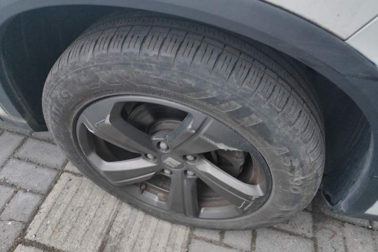 Used Baojun RM-5 2019 1.5T CVT Elite Version with 24-Hour Online Service 6 Seats Right Front Wheel Hub