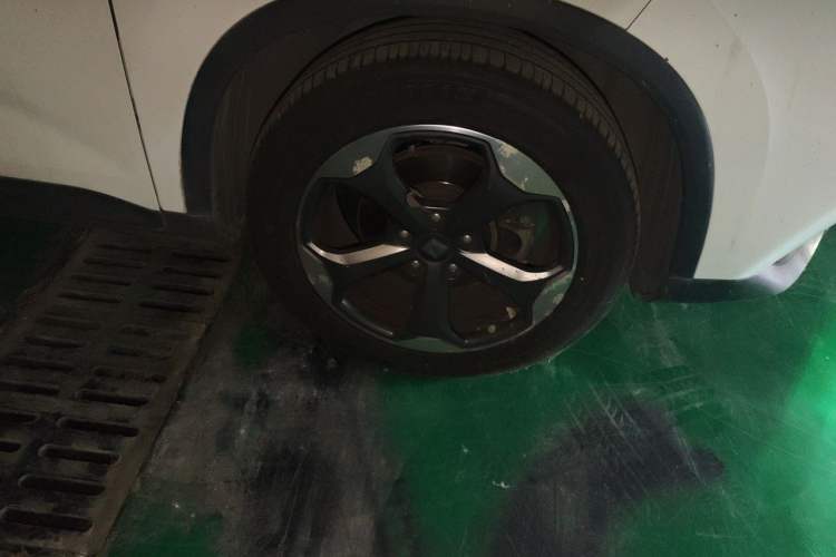 Used Baojun RM-5 2019 1.5T CVT 24-Hour Online Luxury Version 6 Seats Right Front Wheel Hub