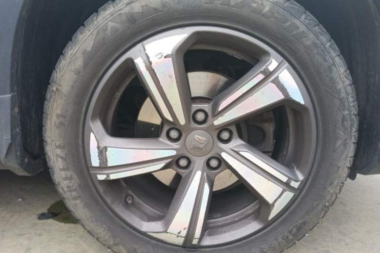 Used Baojun RM-5 2019 1.5T CVT Elite Version with 24-Hour Online Service 6 Seats Right Front Wheel Hub