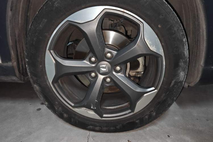 Used Baojun RM-5 2019 1.5T CVT 24-Hour Online Luxury Version 7 Seats Right Front Wheel Hub