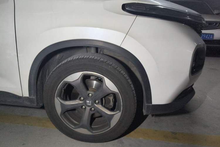 Used Baojun RM-5 2019 1.5T CVT 24-Hour Online Luxury Version 6 Seats Right Front Wheel Hub