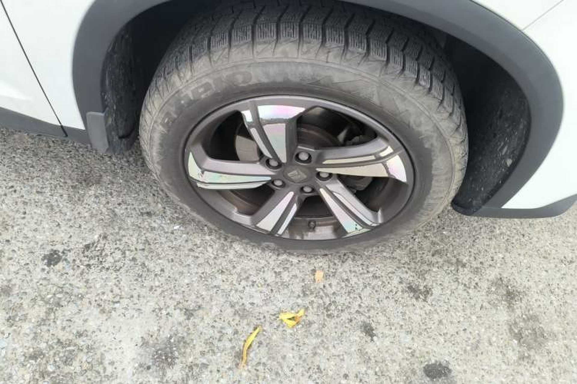 Used Baojun RM-5 2019 1.5T CVT Elite Version with 24-Hour Online Service 6 Seats Right Front Wheel Hub