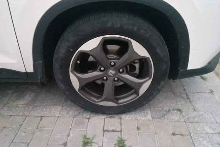 Used Baojun RM-5 2019 1.5T CVT 24-Hour Online Premium Version 7 Seats Right Front Wheel Hub
