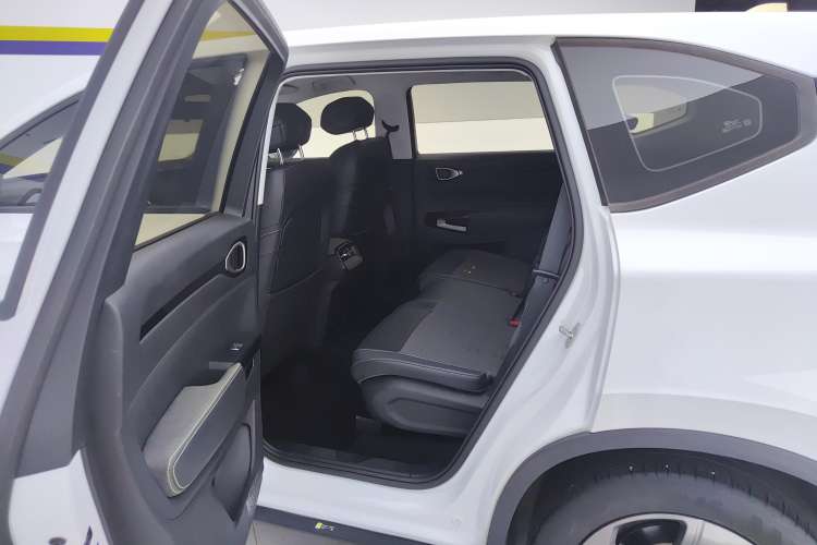 Used Baojun RM-5 2019 1.5T CVT Elite Version with 24-Hour Online Service 7 Seats Right Rear Seat