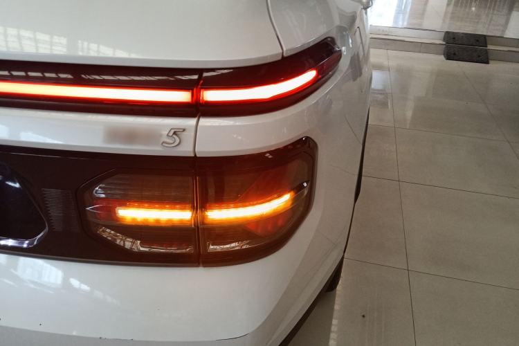 Used Baojun RM-5 2019 1.5T CVT 24-Hour Online Luxury Version 7 Seats Right Rear Taillight