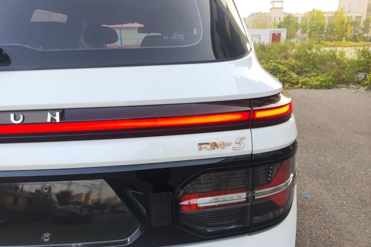 Used Baojun RM-5 2019 1.5T CVT 24-Hour Online Luxury Version 6 Seats Right Rear Taillight